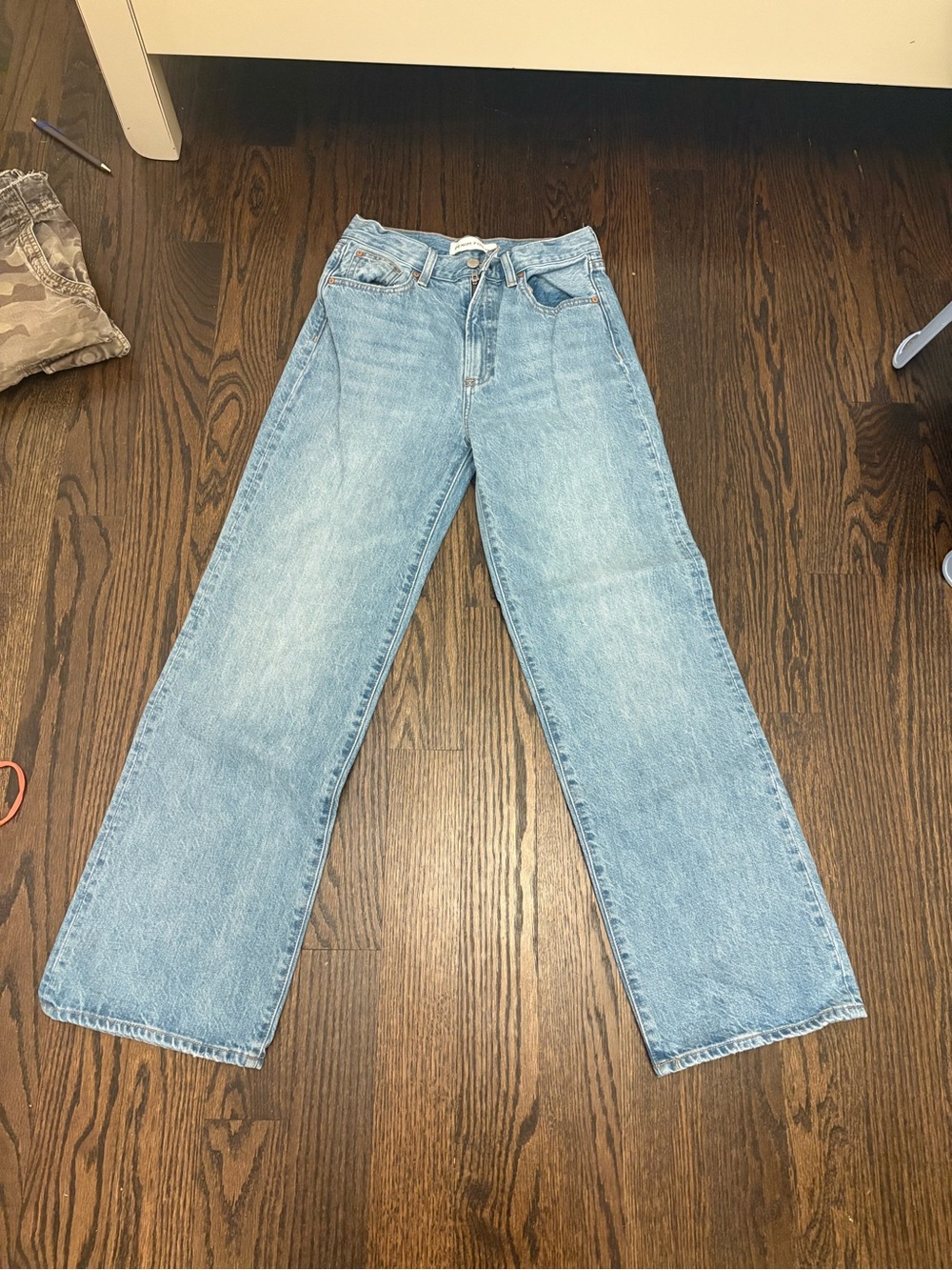 Aritzia Light Wash Straight Leg Jeans